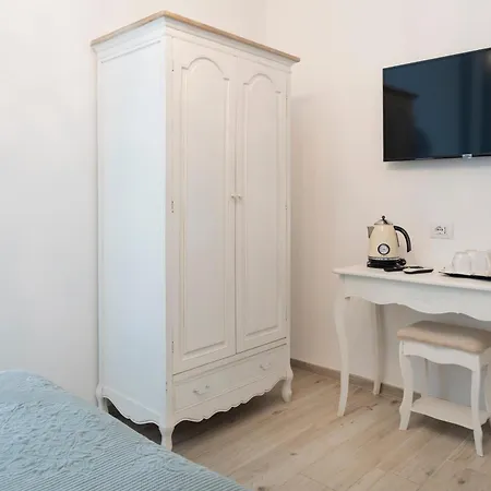 Il Gioiello B&B 마리아나디피에트라산타